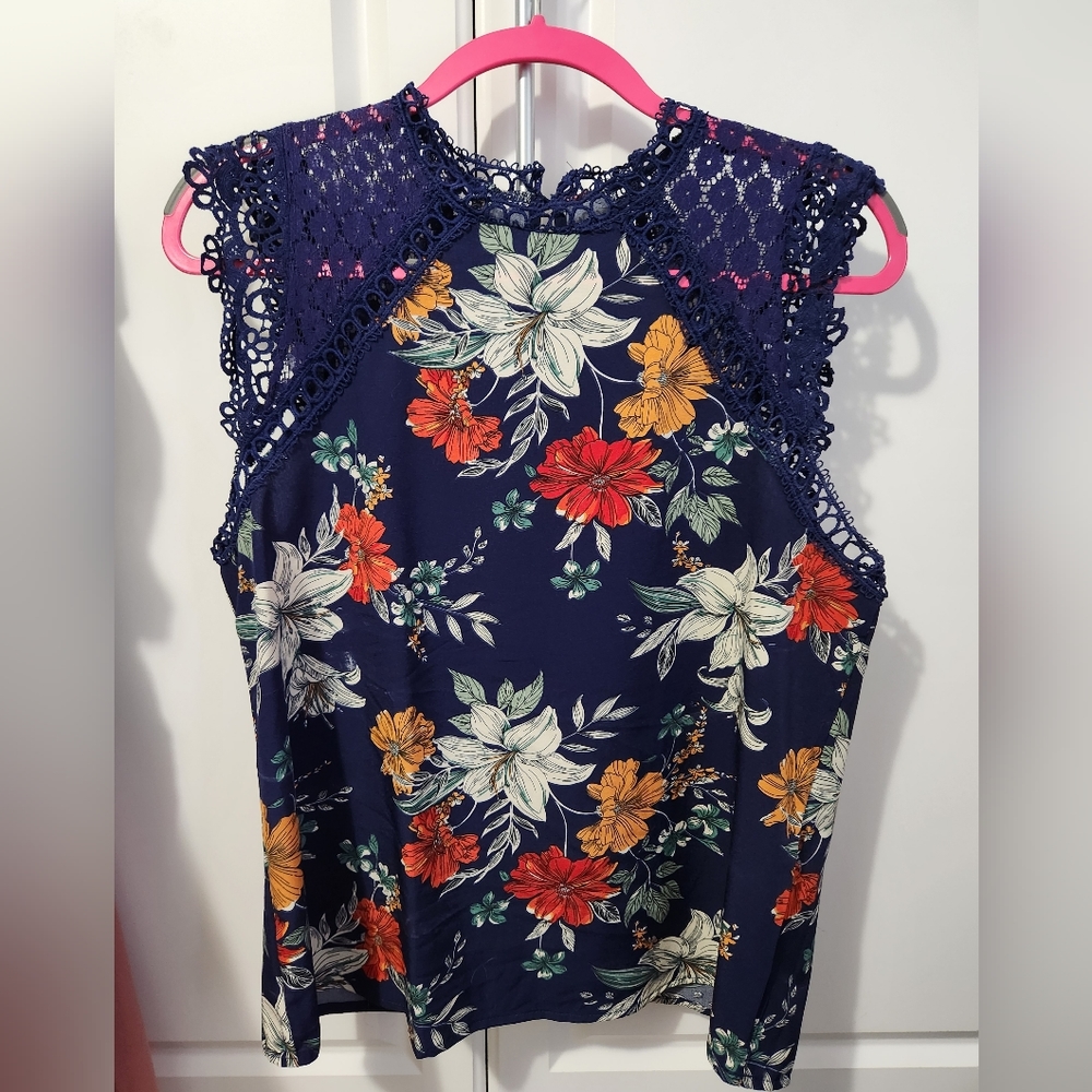 Shein lace sleeve large top
